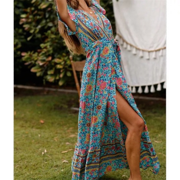 ❤️ 💕2 DAY SALE💕❤️
 floral wrap dress, women’s - Picture 2 of 4